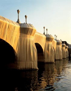 4 Le Pont Neuf Wrapped, Christo,1975